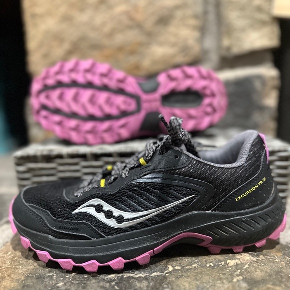 Saucony  shoes - Picture 1 of 3